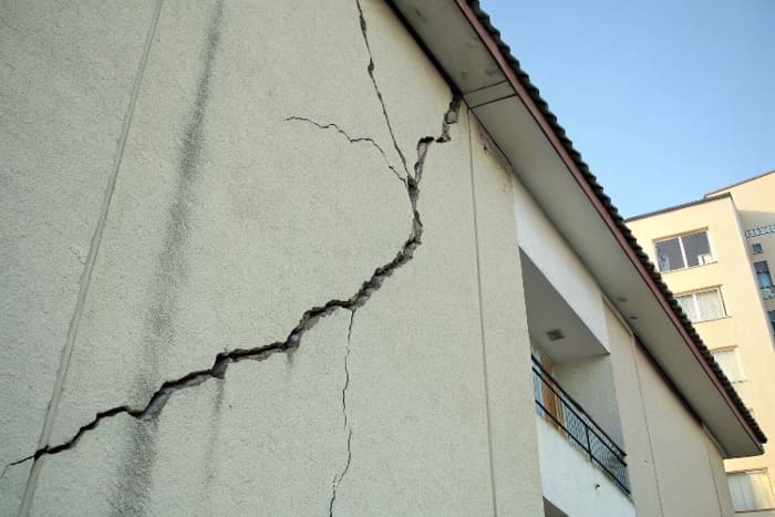 fissure dangereuse maison